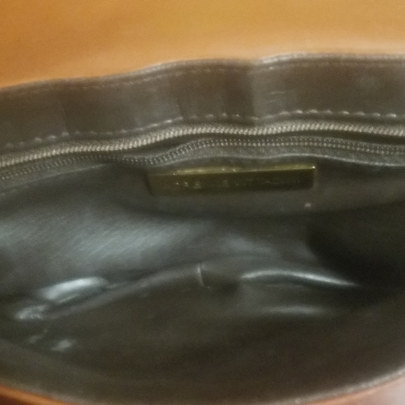 Adrienne Vittadini mini shoulder bag - Picture 4 of 4